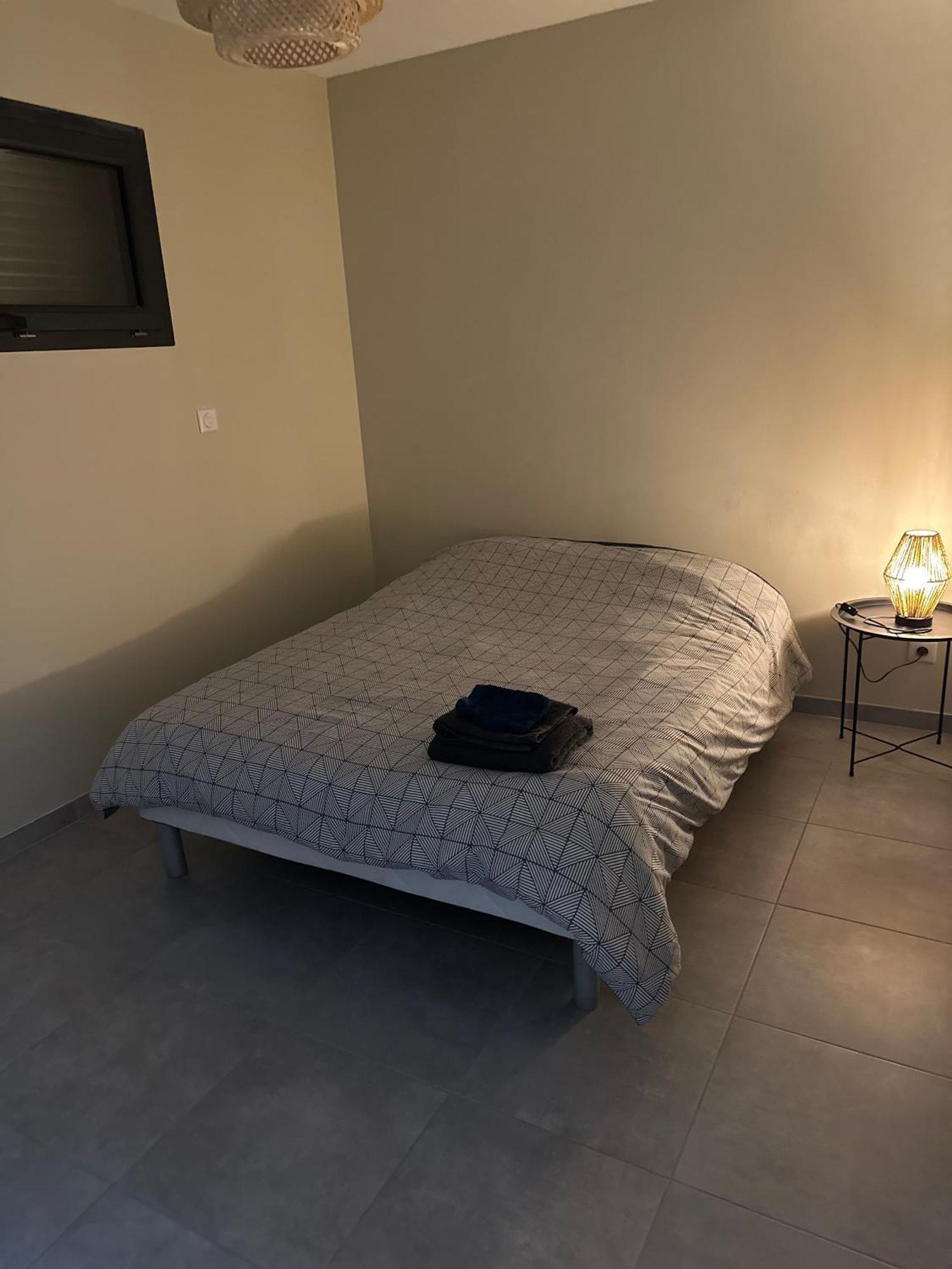 Maison T3 Dans Un Village Calme Saint-Mitre-les-Remparts Ngoại thất bức ảnh
