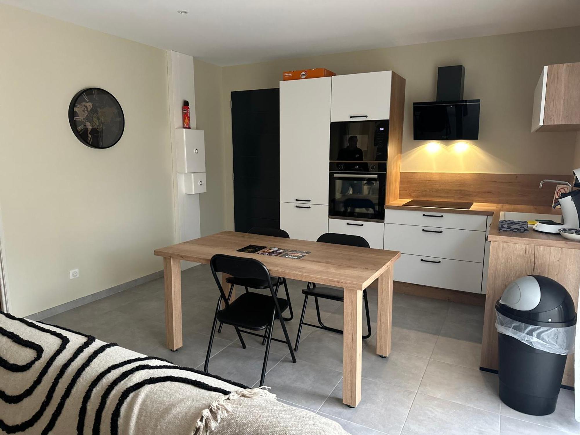 Maison T3 Dans Un Village Calme Saint-Mitre-les-Remparts Ngoại thất bức ảnh