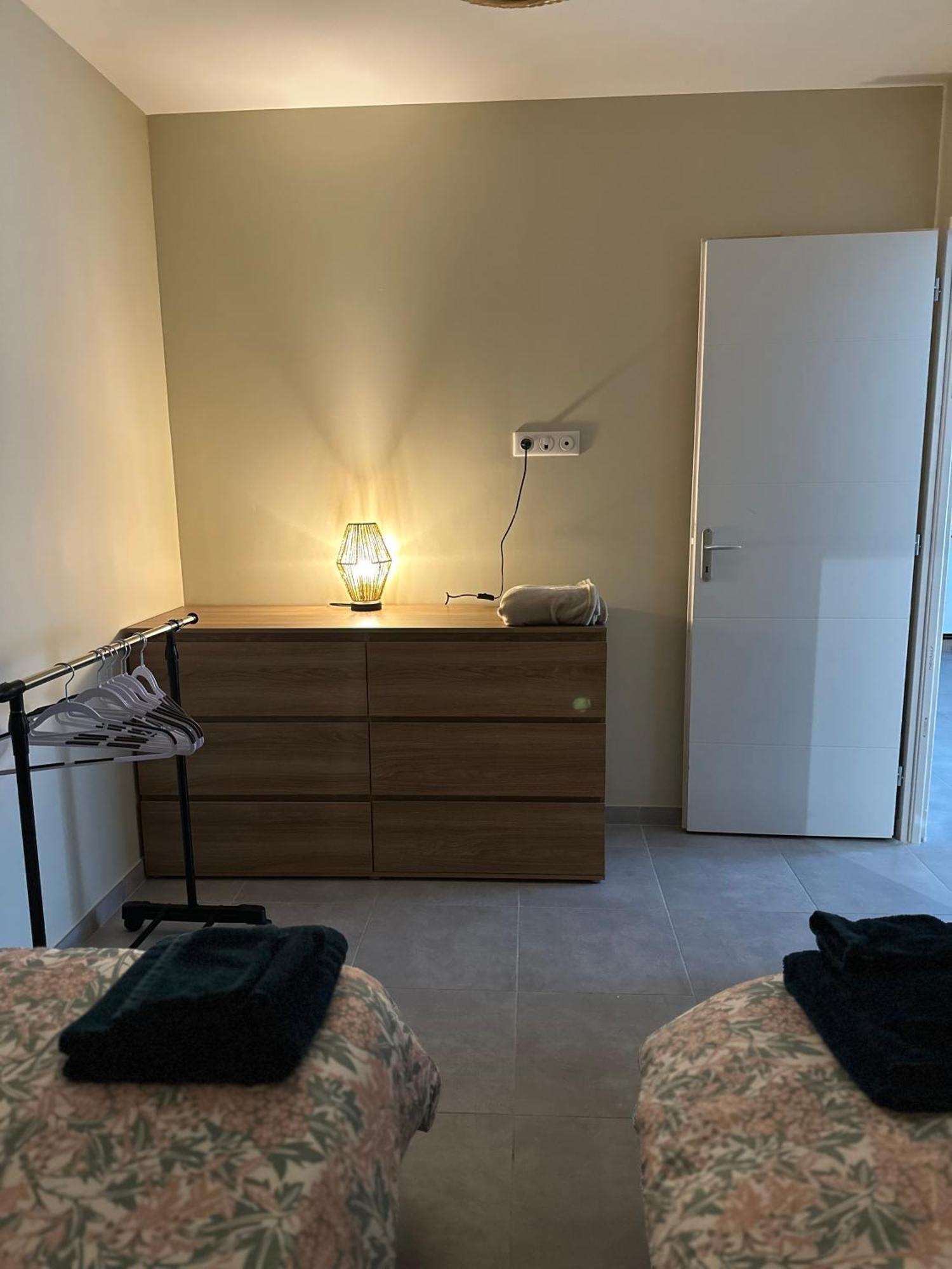 Maison T3 Dans Un Village Calme Saint-Mitre-les-Remparts Ngoại thất bức ảnh