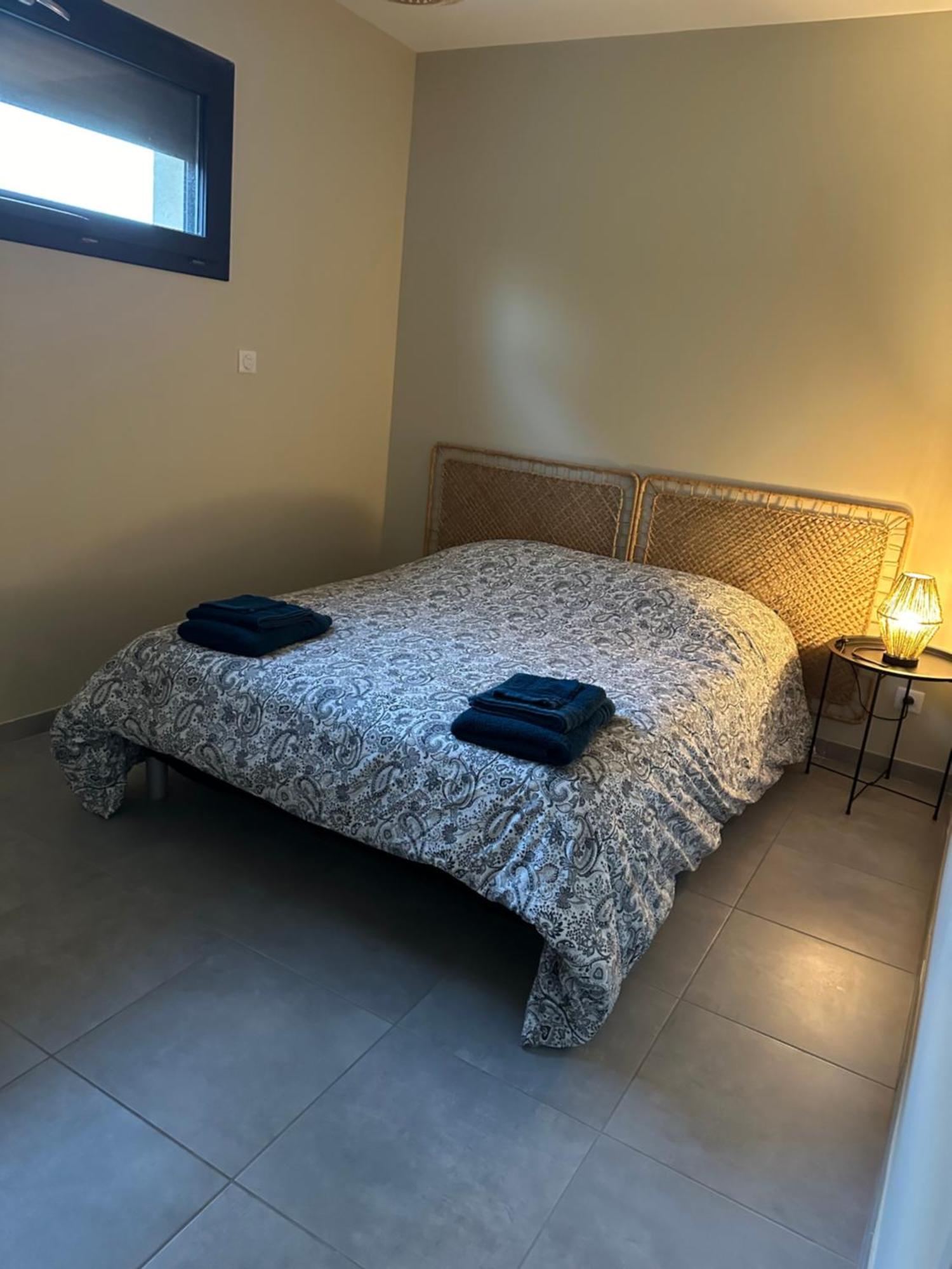 Maison T3 Dans Un Village Calme Saint-Mitre-les-Remparts Ngoại thất bức ảnh