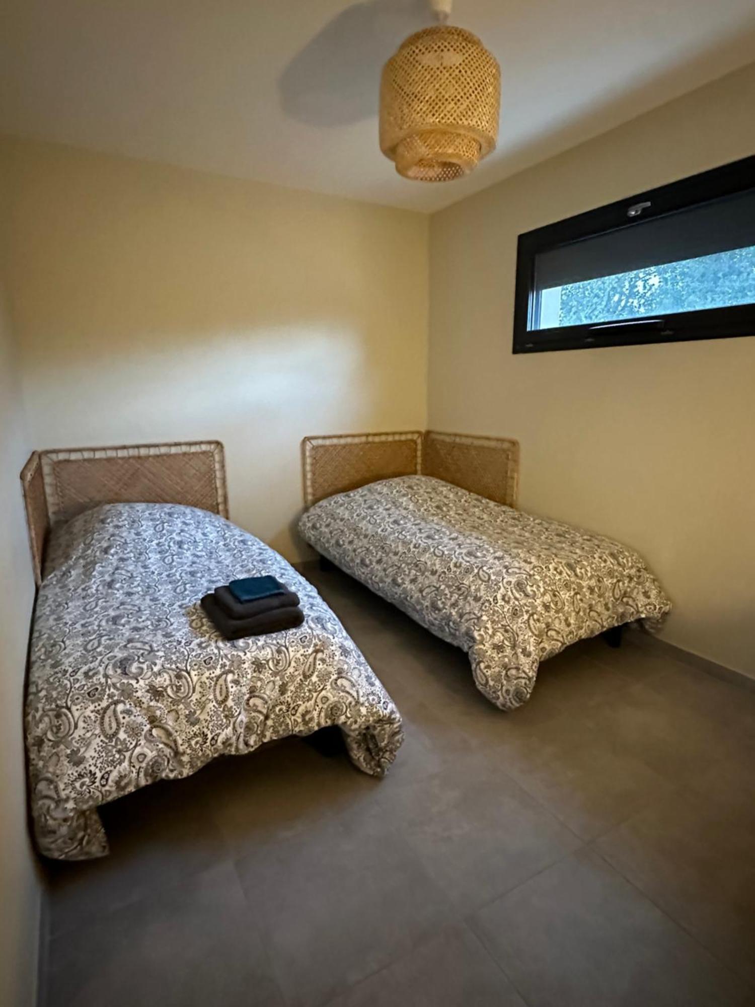Maison T3 Dans Un Village Calme Saint-Mitre-les-Remparts Ngoại thất bức ảnh