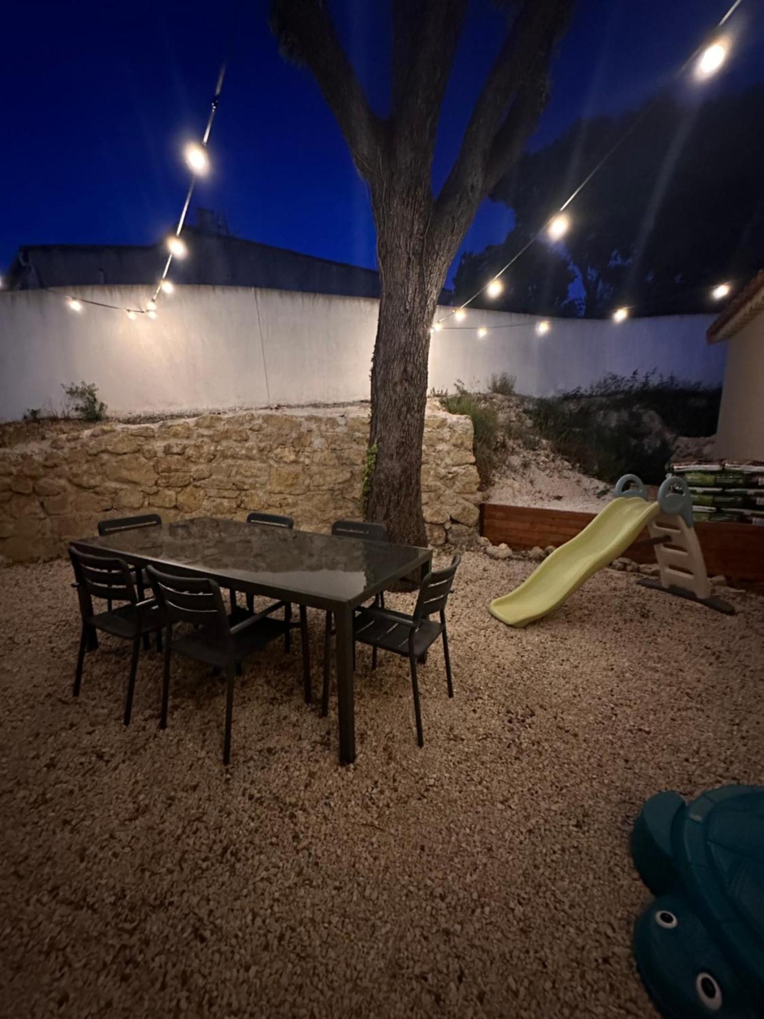Maison T3 Dans Un Village Calme Saint-Mitre-les-Remparts Ngoại thất bức ảnh