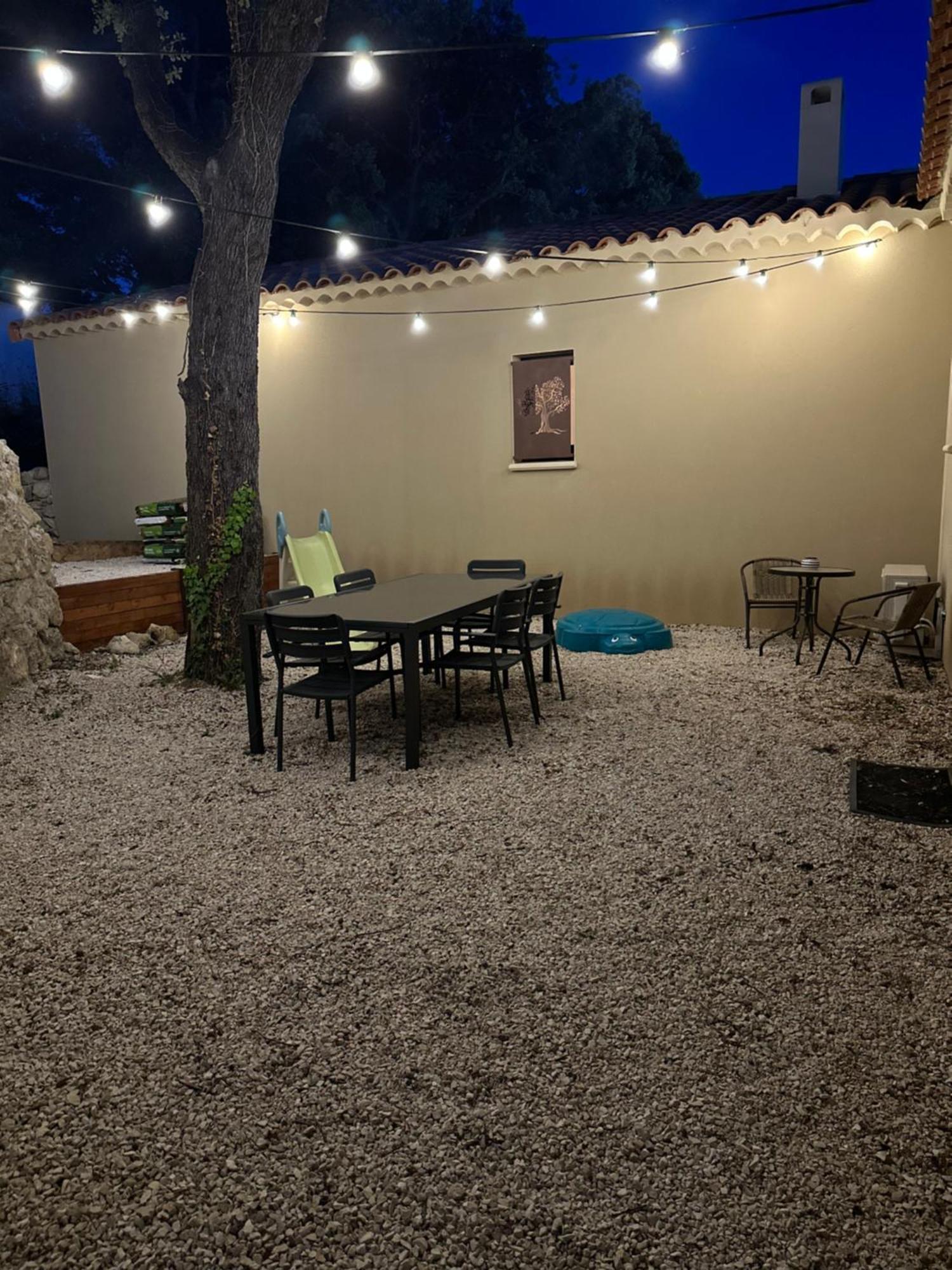 Maison T3 Dans Un Village Calme Saint-Mitre-les-Remparts Ngoại thất bức ảnh