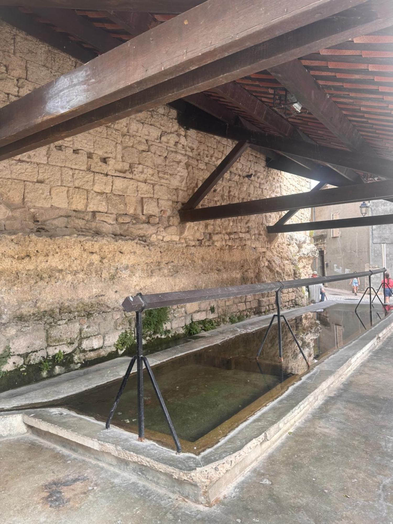 Maison T3 Dans Un Village Calme Saint-Mitre-les-Remparts Ngoại thất bức ảnh