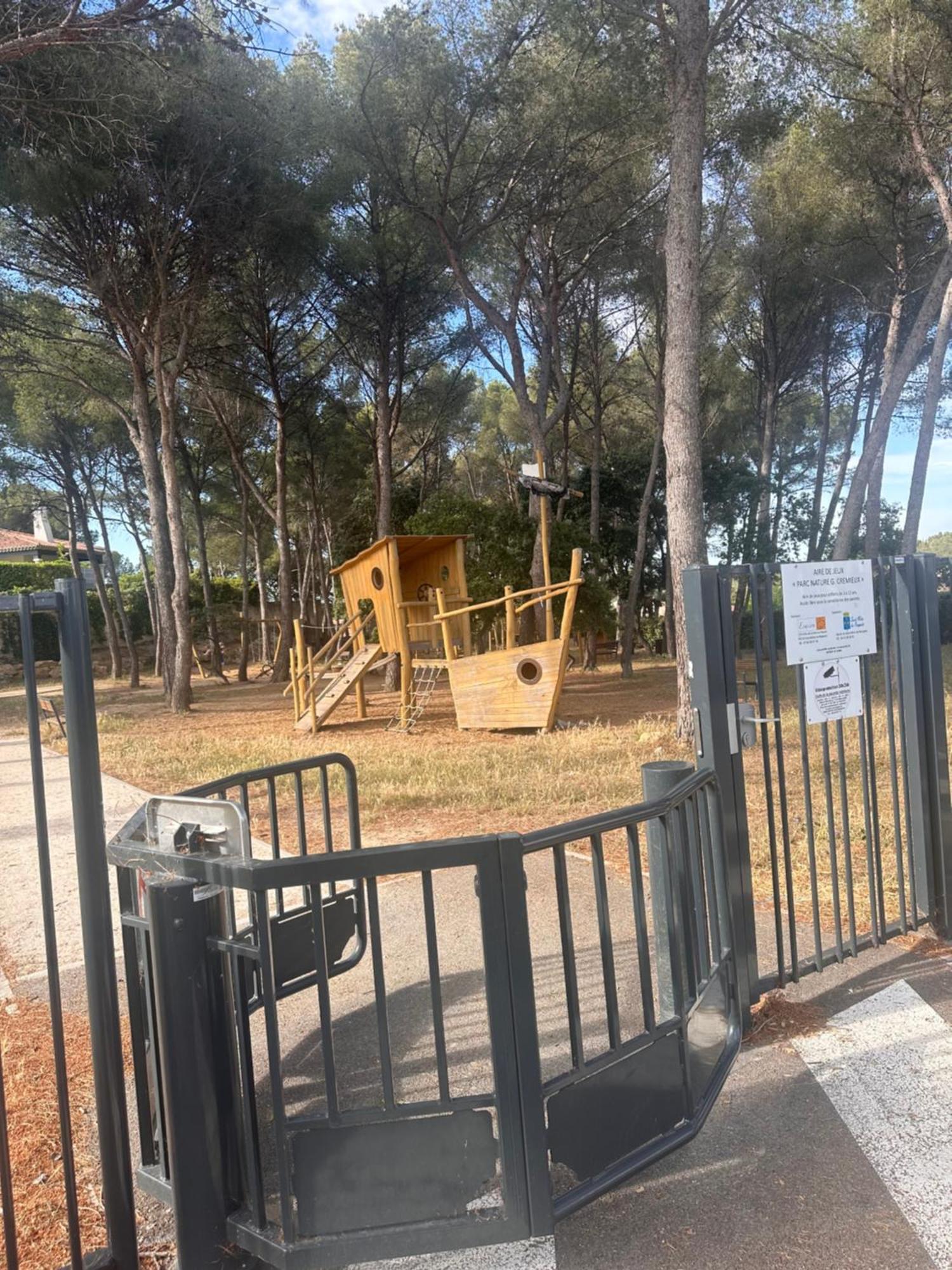Maison T3 Dans Un Village Calme Saint-Mitre-les-Remparts Ngoại thất bức ảnh