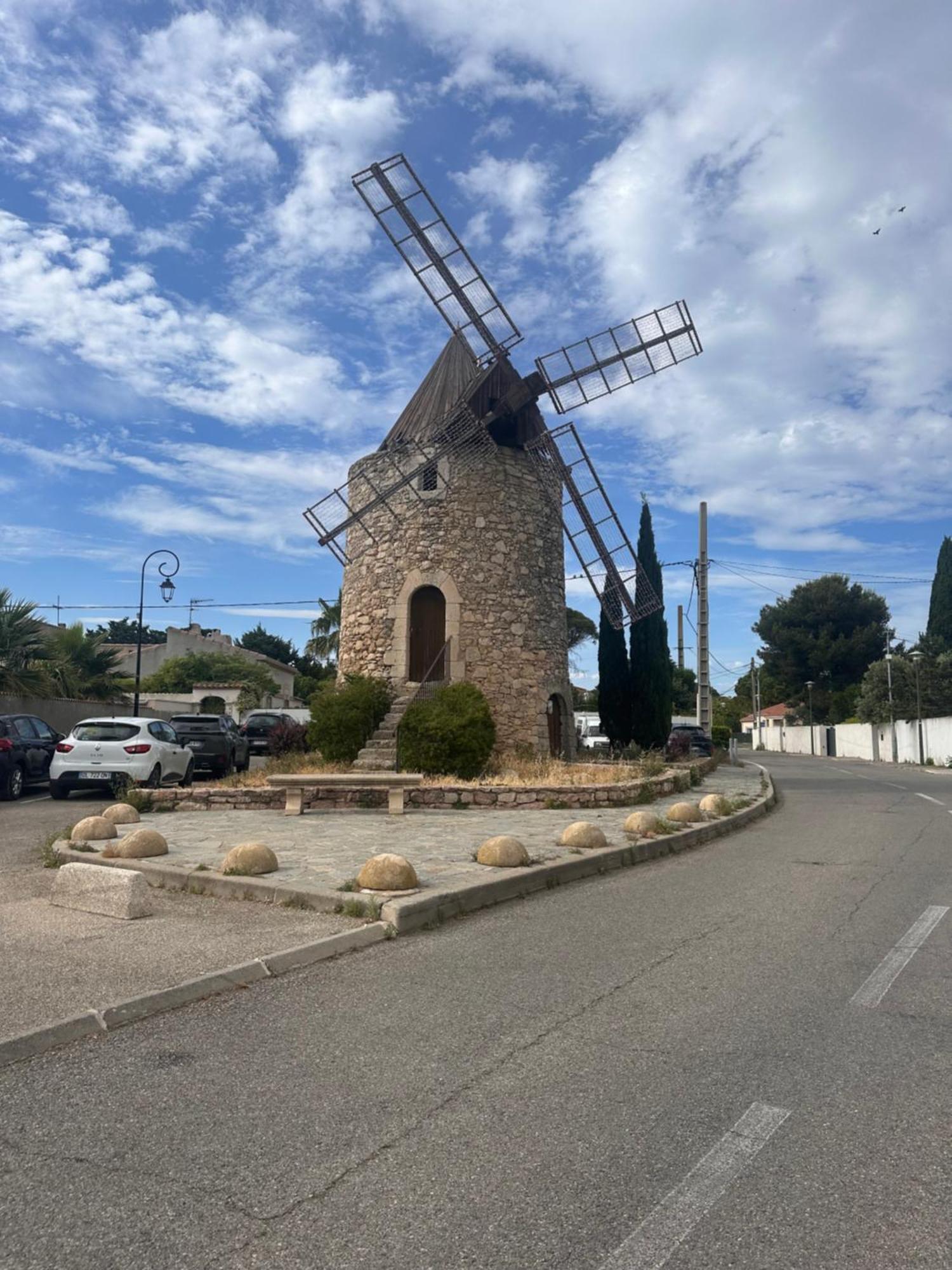 Maison T3 Dans Un Village Calme Saint-Mitre-les-Remparts Ngoại thất bức ảnh